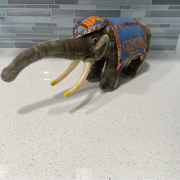Vintage Ringling Bros Barnum Bailey Circus Gunther Farewell Tour Elephant Plush - Picture 3 of 15
